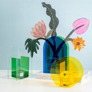 Персонализирани цветни и разнообразни размери на акрилна ваза