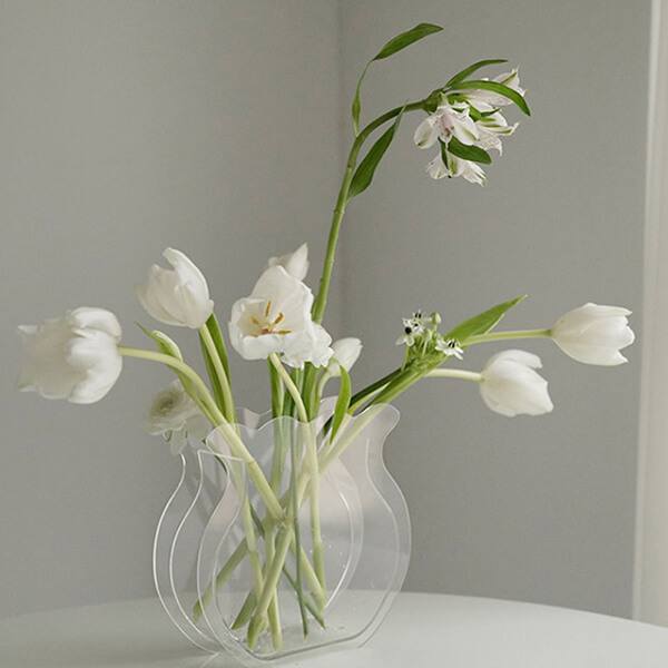 Clear Acrylic Vase, A Gift To Any Loved One Who Deserves It